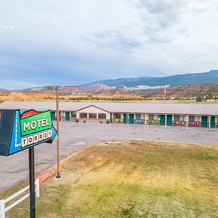 Motel Torrey Bagian luar foto