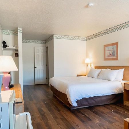 Motel Torrey Bagian luar foto