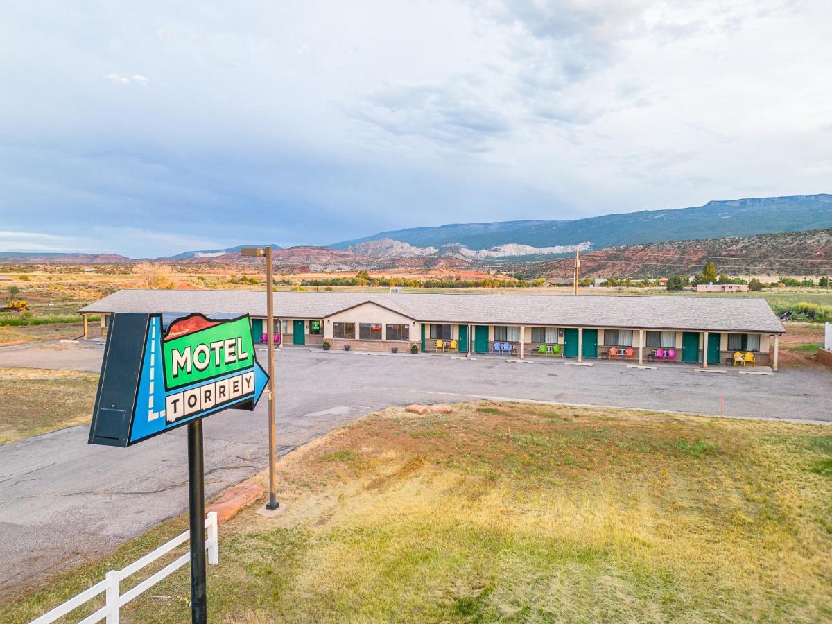 Motel Torrey Bagian luar foto