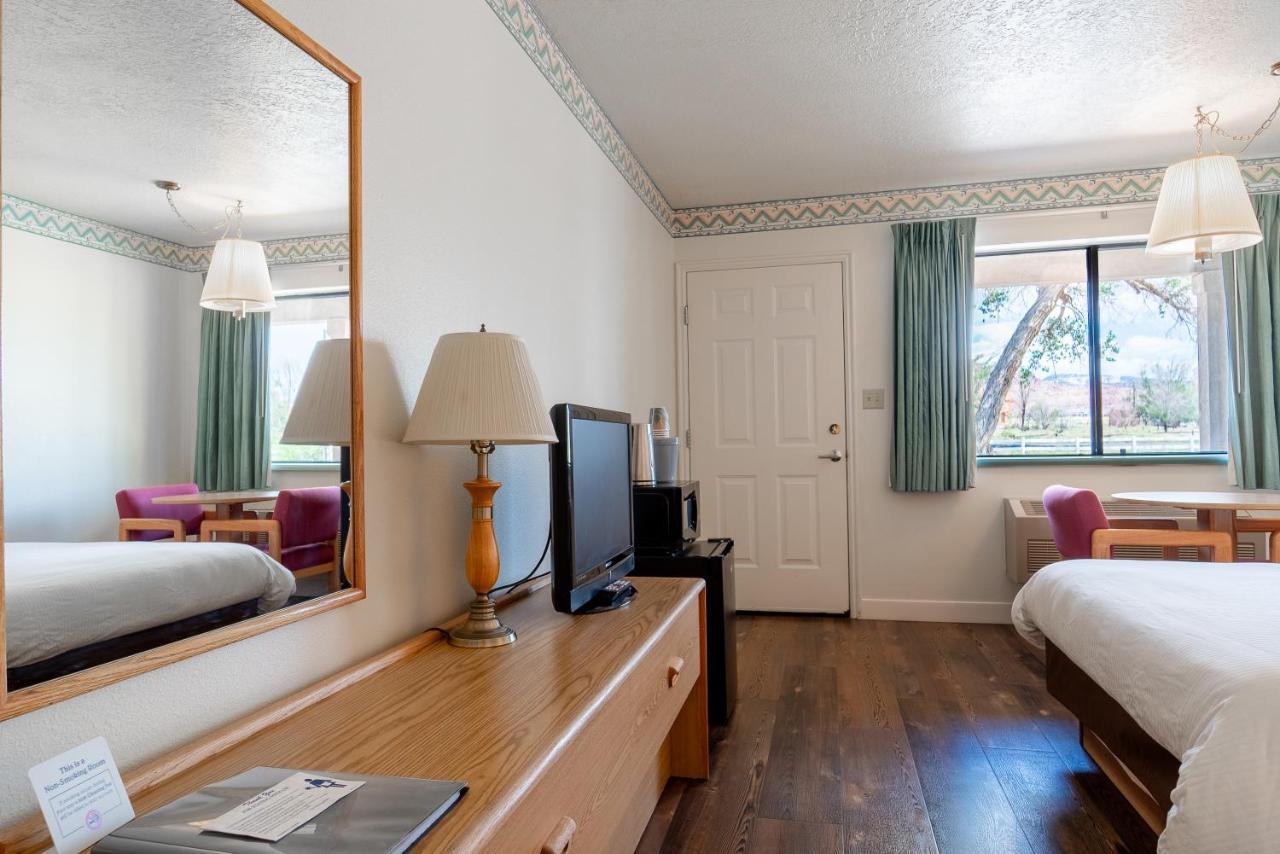 Motel Torrey Bagian luar foto