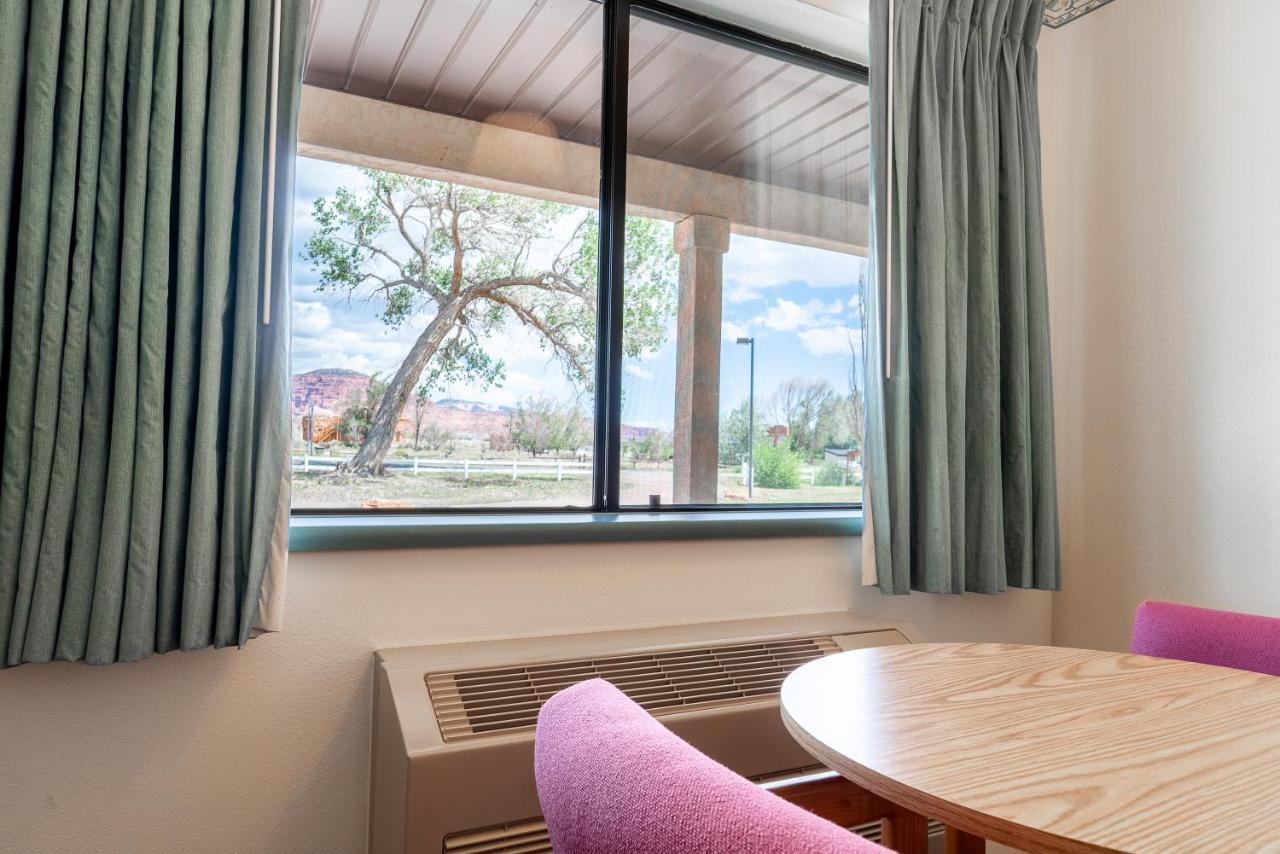Motel Torrey Bagian luar foto